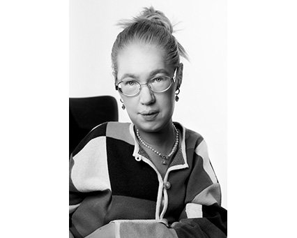 Porträttbild på Emma Åstrand